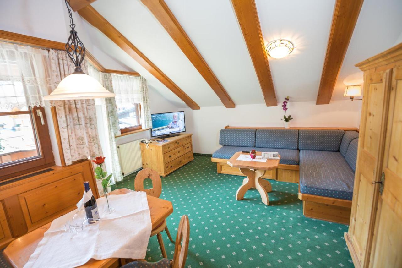 Flat Hotel Seefeld in Tirol Room photo